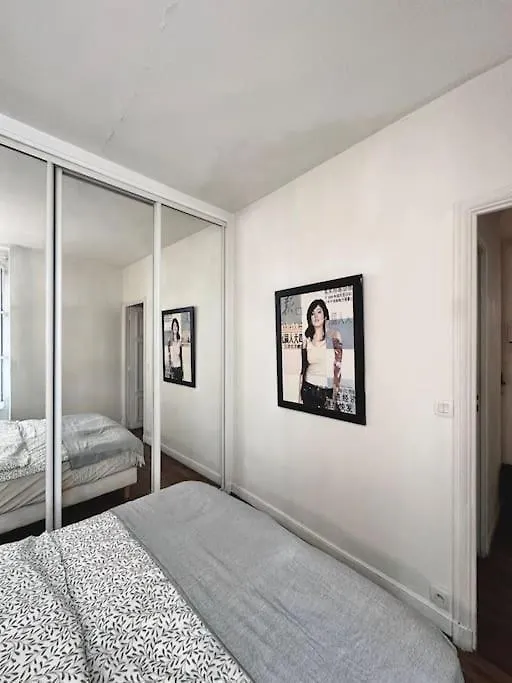 Апартаменты Cozy 1br In The Heart Of Париж